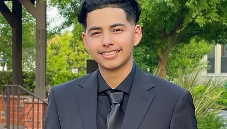 Fellowship Recipient Gonzalo Alvarado